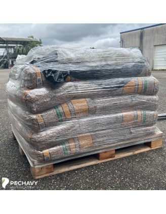 Granulés de bois résineux de la marque Hà Lègne Orange pour le chauffage de votre habitation en demi palette de 33 sacs de 15kg