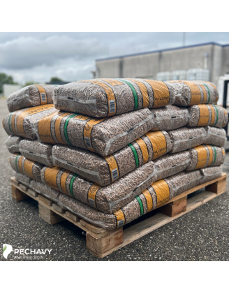 Granulés de bois résineux de la marque Hà Lègne Orange pour le chauffage de votre habitation en demi palette de 33 sacs de 15kg