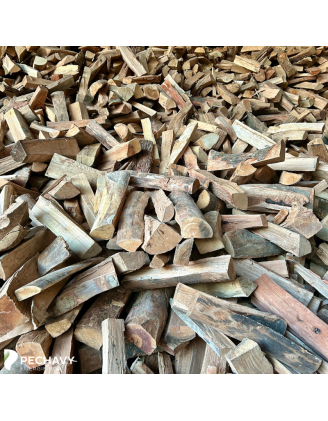 Bois bûches étuvés au stère pour le chauffage de votre habitation. Mélanges de chêne, charme et hêtre en 50cm.