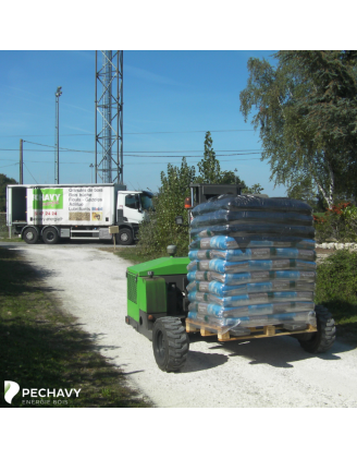 Palette de granulés de bois de la marque EO2. Palette de 66 sacs de 10kg